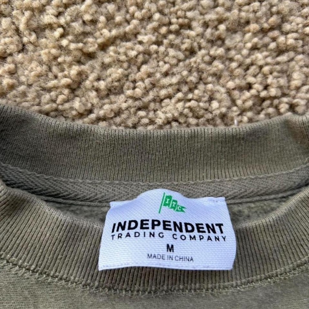 Heavy green and white Pipeline Light of the World crewneck sweatshirt - Picture 3 of 4
